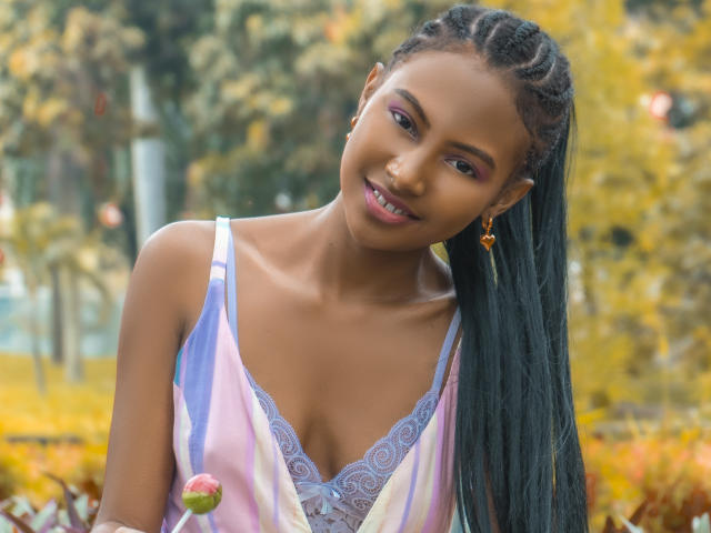 SusieBonet - Élő pornó és szexkamera - 9199312