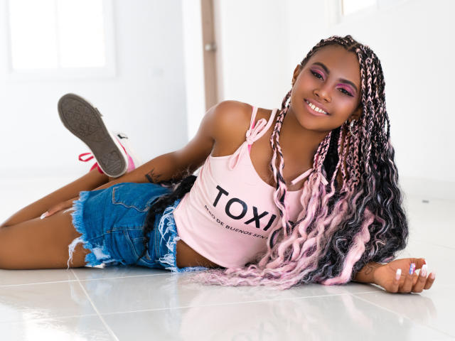 SusieBonet - Sexe cam en vivo - 9199456