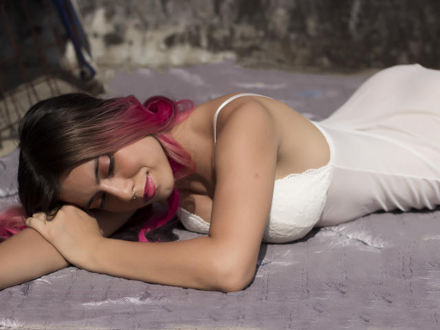 JuliaGarciax - Live porn &amp; sex cam - 9200680