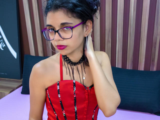 VioletQuin - Live sex cam - 9223048