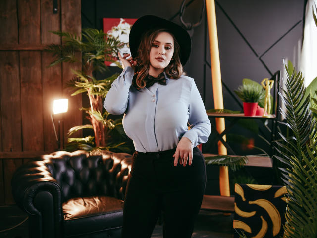 MonikaLebrun - Live porn &amp; sex cam - 9231684