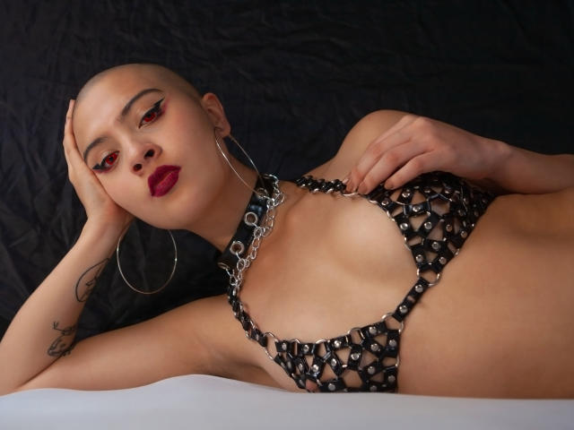 ViolentMagicc - Live sex cam - 9234532