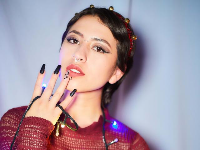 IsabellaCavani - Live sex cam - 9238552