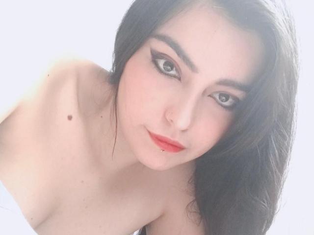 MelanieHills - Sexe cam en vivo - 9241940