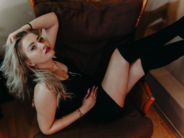 SelenaMore - Live sex cam - 9245328