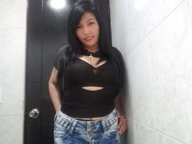 DaniaHot - פורנו בשידור חי ומצלמת סקס - 9246472