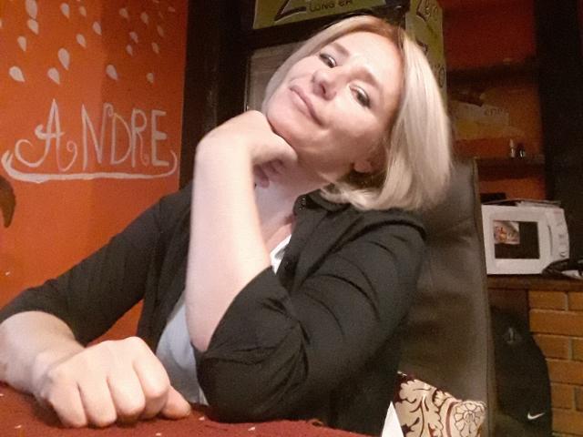 MeryBlackCrown - Live porn &amp; sex cam - 9263964