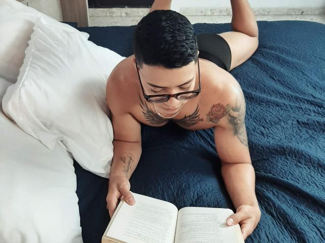 IsaacBlade - Live porn &amp; sex cam - 9276976