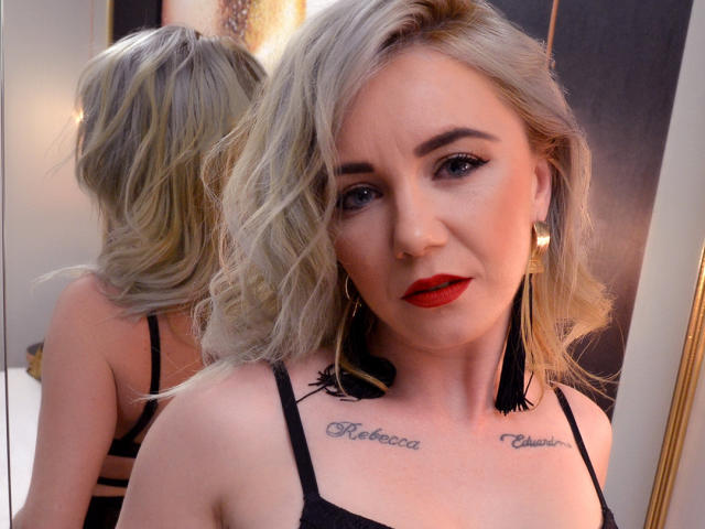 NickyBlues - Live sex cam - 9308240