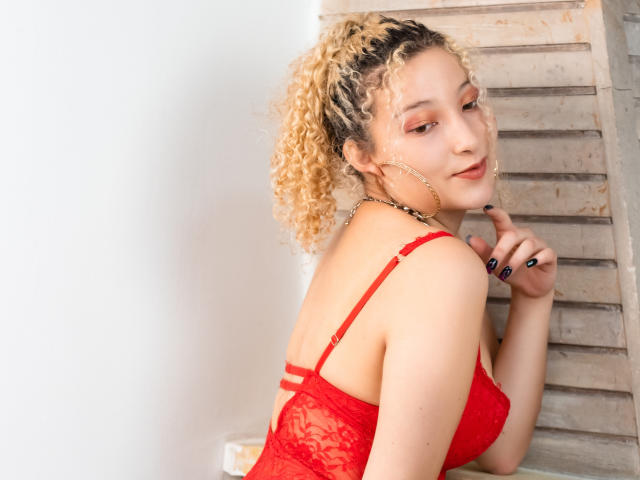 EvieRousse - Sexe cam en vivo - 9317456