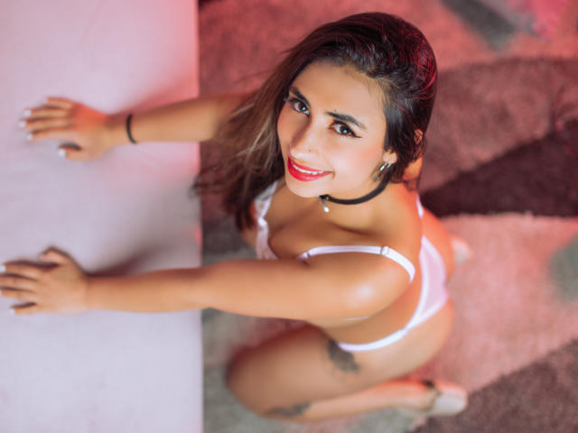 MilaGwen - Live sex cam - 9318732