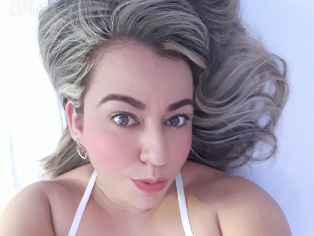 AnnieLove69x - Live porn &amp; sex cam - 9330828