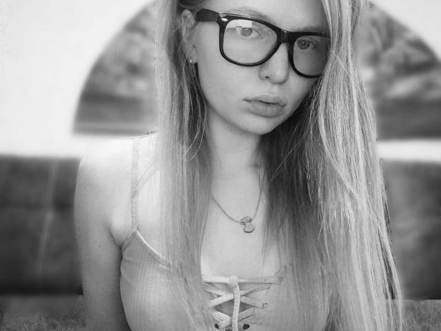 SweetAleksaX - Live porn &amp; sex cam - 9339320