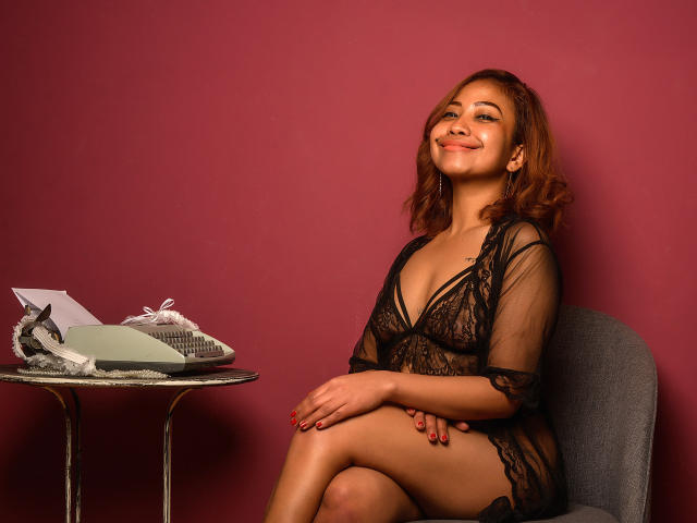 ElyaQuinn - Élő pornó és szexkamera - 9347180