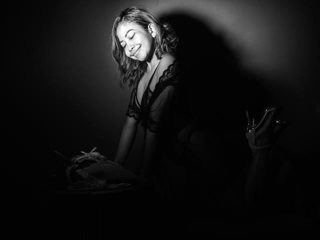 ElyaQuinn - Sexe cam en vivo - 9347208