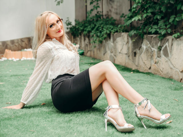 MiaCorelli - Sexe cam en vivo - 9365404