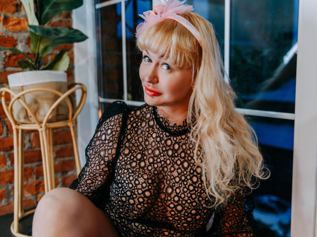 FlirtyMary - сексуальная веб-камера в реальном времени - 9375952