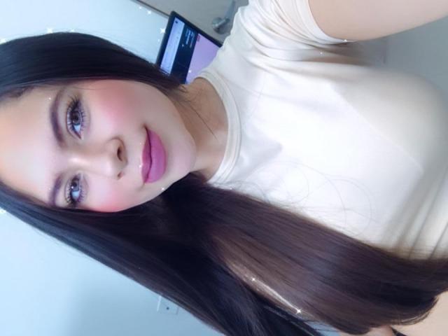 EllaWithe - Live porn &amp; sex cam - 9384880