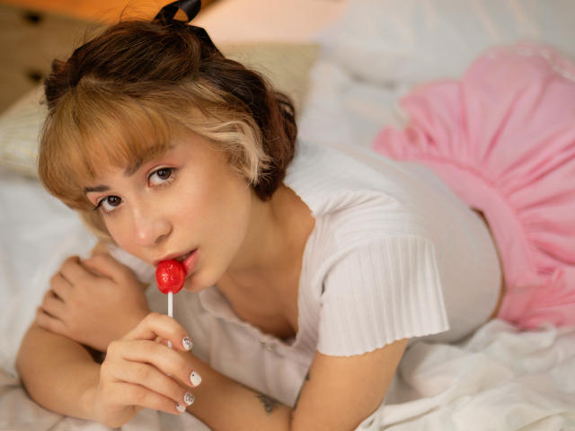 GaiaDeniska - Live Sex Cam - 9385856