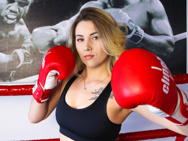 ChloeFloyd - Live porn &amp; sex cam - 9401408