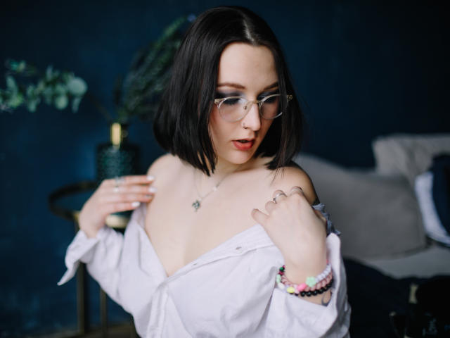 WinonaCooper - Live Sex Cam - 9402604