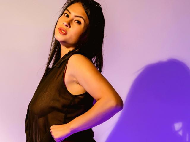 KylieAllen - Live sex cam - 9411476