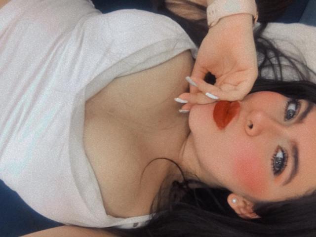 EllaWithe - Live sex cam - 9412556