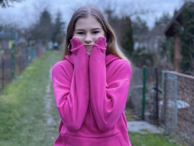 KendallSugar - Live sex cam - 9418324