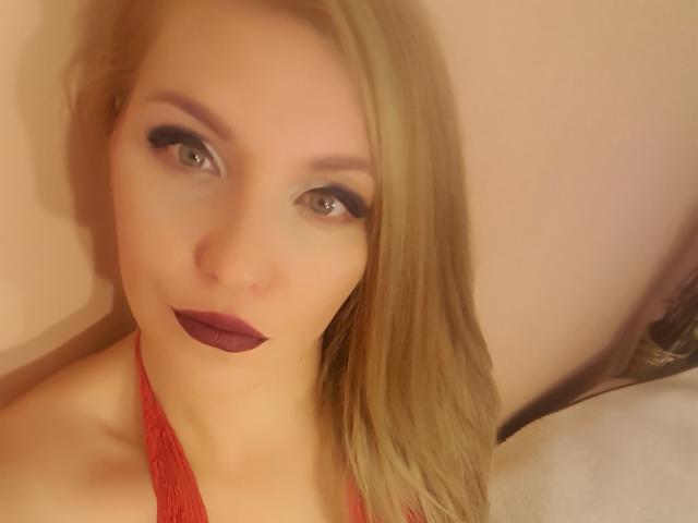 PoisonnBeauty - Live porn &amp; sex cam - 9425508