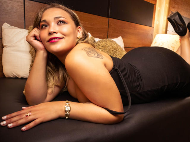 AndreaCrouse - Sexe cam en vivo - 9474340