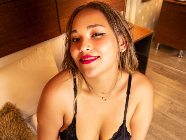 AndreaCrouse - Live porn &amp; sex cam - 9475188