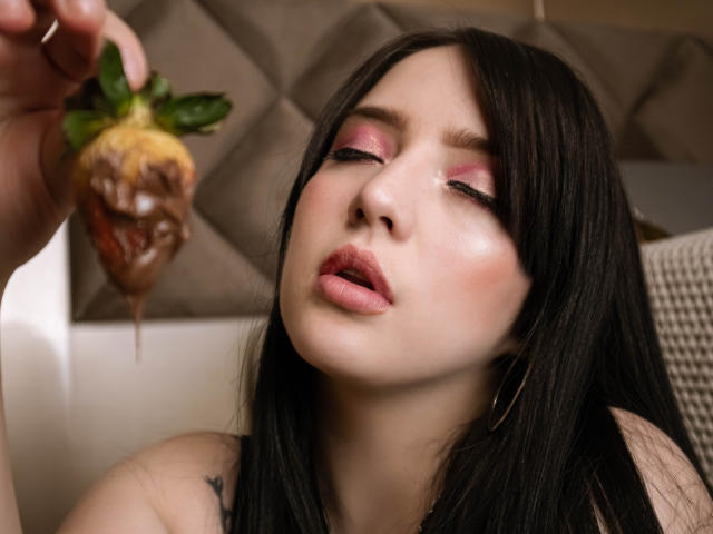 EmelyRose - Porno na żywo i seks kamera - 9484848