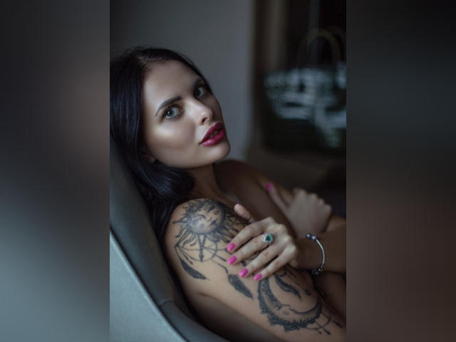 BerthaFame - Live porn &amp; sex cam - 9506296