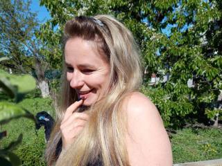 MeryBlackCrown - Live porn &amp; sex cam - 9545912