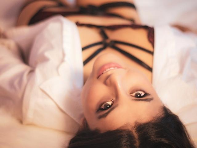 SophiaBates - Live porno og sexkamera - 9549916