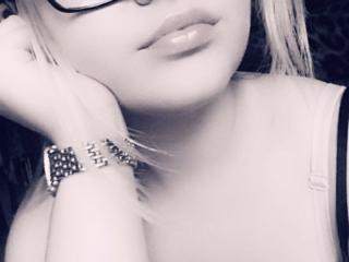 RosieSavage - Sexe cam en vivo - 9559944