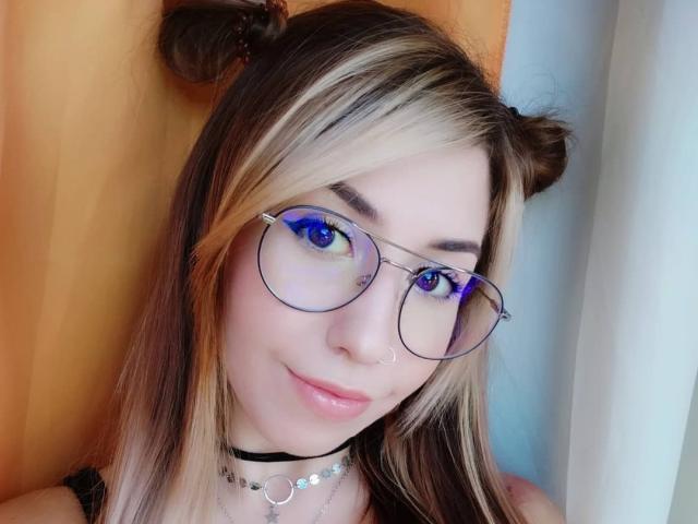 AnnSunrise - Live sex cam - 9585144