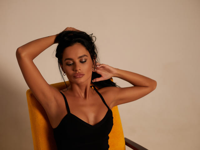 AdelinaJuice - Sexe cam en vivo - 9598488