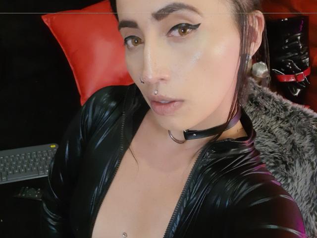 TrainedClaire - Live sex cam - 9603832