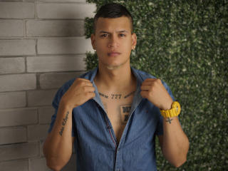 AlessioCavallo - Sexe cam en vivo - 9604204