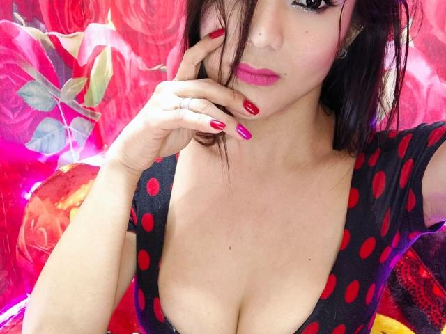 BelleKellyTs - Live porn &amp; sex cam - 9630908