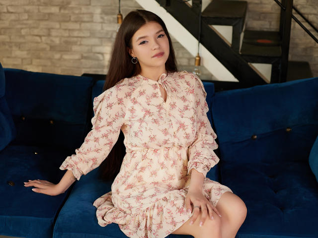 LillyShiny - Live Sex Cam - 9643272