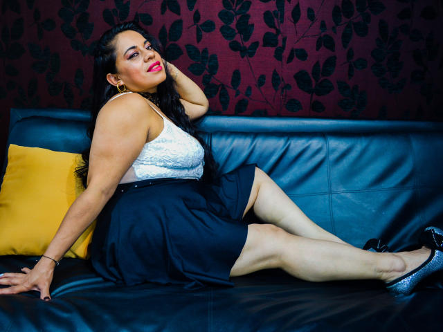 JuliaBaker - Live Sex Cam - 9648012