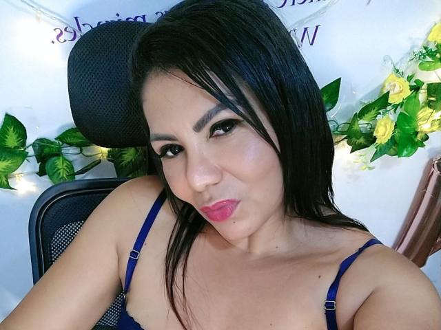 Alondrass - Live sexe cam - 9657641