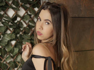 EmmyRusso - Camera khiêu dâm &amp; quyến rũ trực tiếp - 9709297