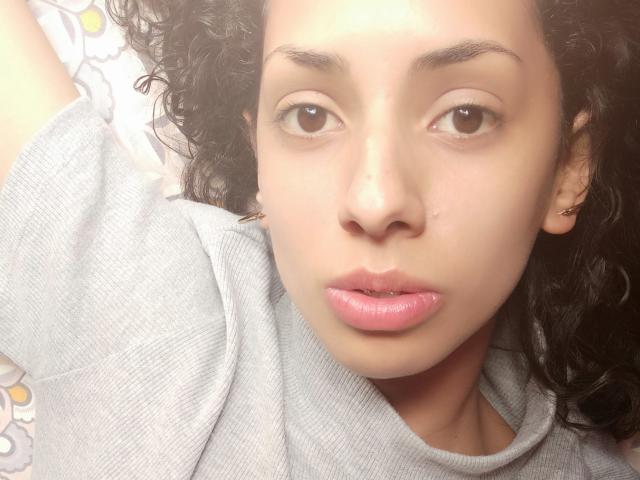 MoniqueCurlz - Live sex cam - 9722149