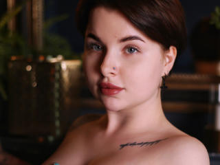 GwenHilton - Live porn &amp; sex cam - 9736277