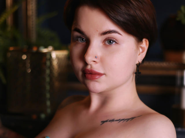 GwenHilton - сексуальная веб-камера в реальном времени - 9736277