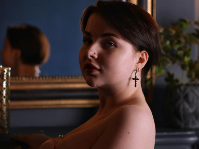 GwenHilton - Live porn &amp; sex cam - 9736321