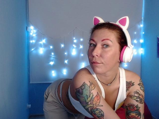 QueenLilu - Sexe cam en vivo - 9739877